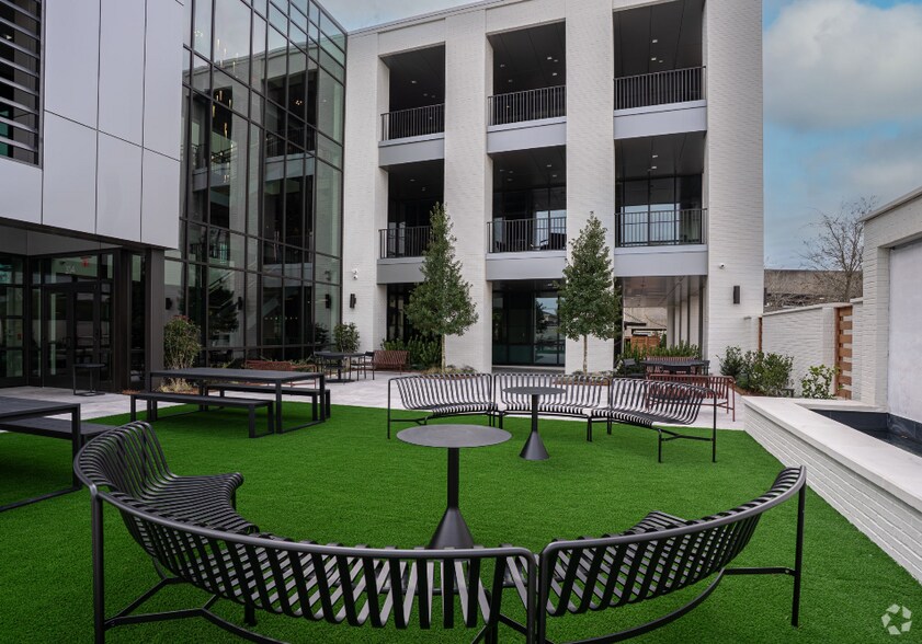 More Photos Of 314 Magnolia Ave, Fairhope Coworking Space