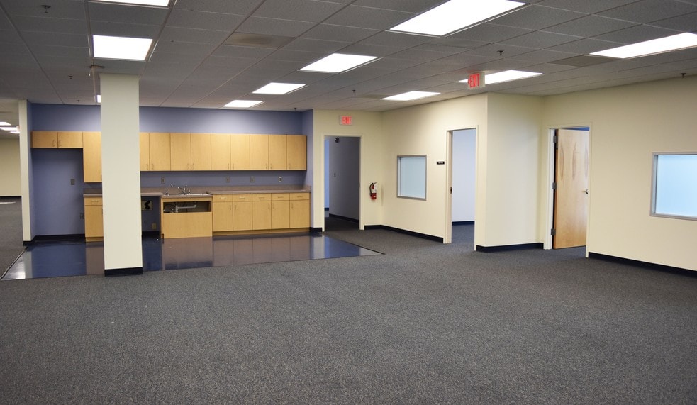 More Photos Of 2401 Whitehall Park Dr, Charlotte Research And Development For Lease