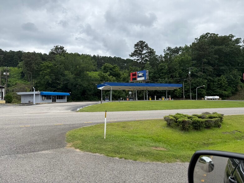 More Photos Of 2709 Crestwood Blvd, Birmingham General Retail For Sale