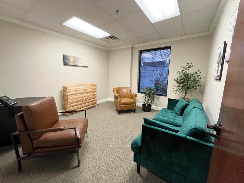 More Photos Of 7112 Crossroads Blvd, Brentwood Office For Lease
