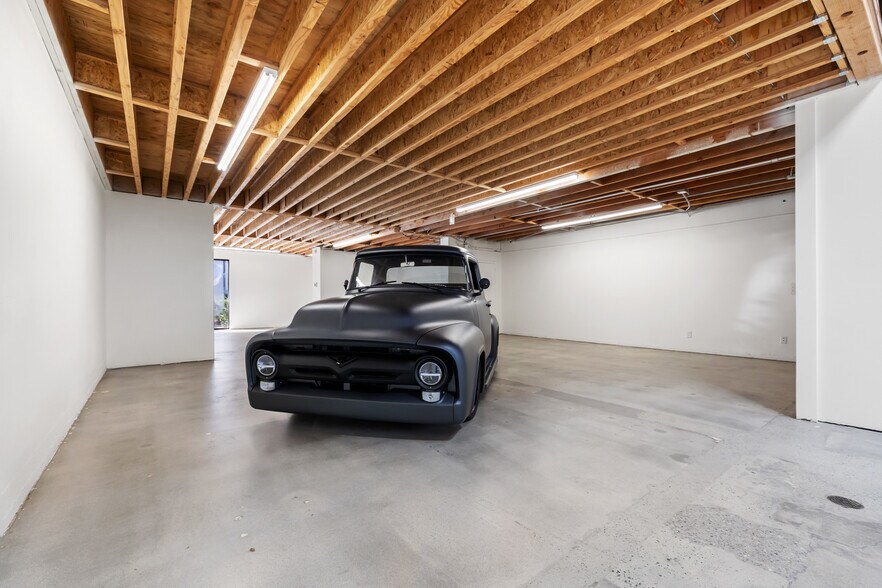More Photos Of 5731 Palmer Way, Carlsbad Research And Development For Lease