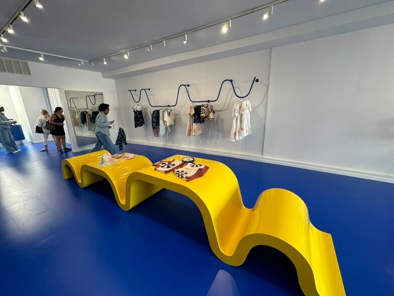 More Photos Of 52 Jobs Ln, Southampton Storefront For Lease