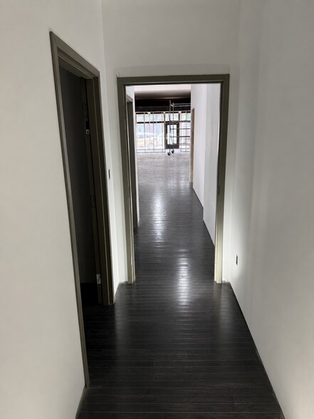 More Photos Of 541 Main St, Shelbyville Restaurant For Lease