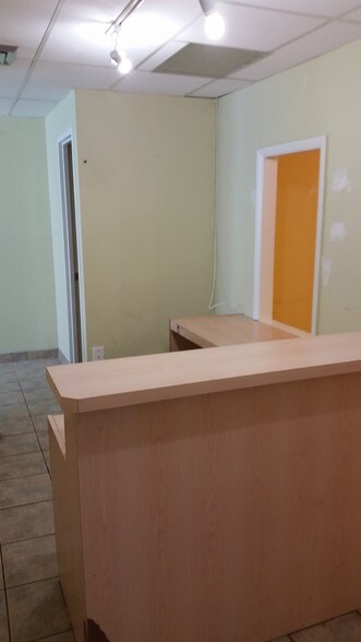 More Photos Of 333 Arthur Godfrey Rd, Miami Beach Office For Lease