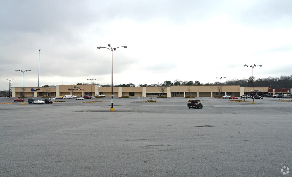 More Photos Of 4827-4903 Old National Hwy, College Park General Retail For Lease