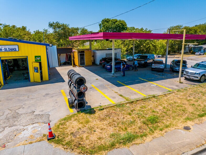 More Photos Of 3701 S Lancaster Rd, Dallas Light Distribution For Sale