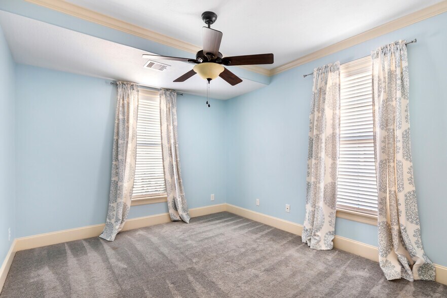 More Photos Of 203 Isaacks Rd, Humble Office For Lease