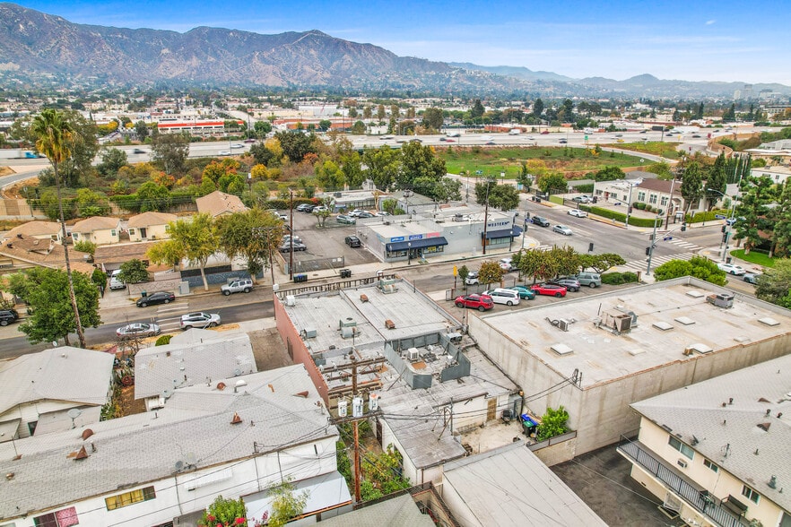 More Photos Of 1710 Lake St, Glendale Convenience Store For Sale