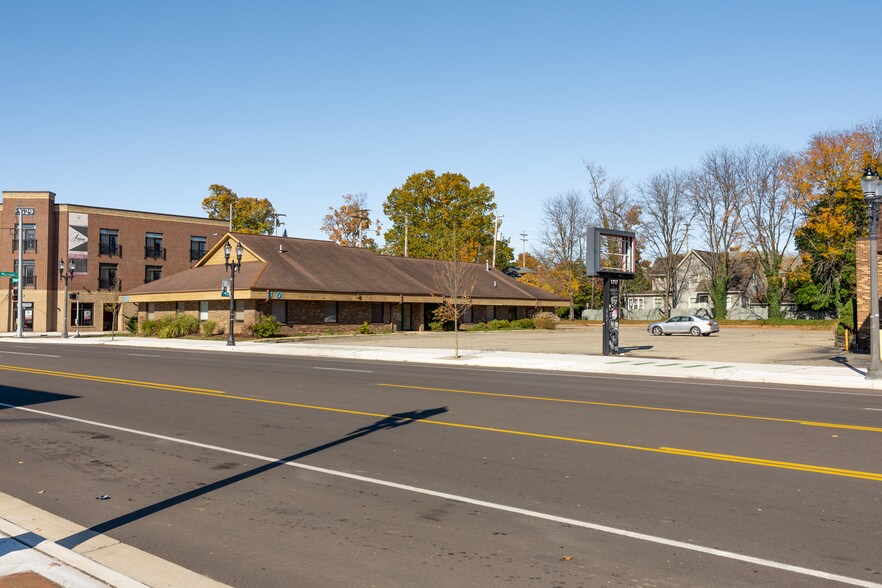 More Photos Of , Lansing Unknown For Sale