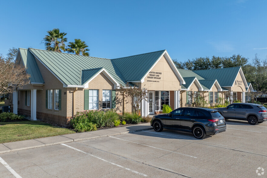 Primary Photo Of 201 Enterprise Ave, League City Medical For Lease