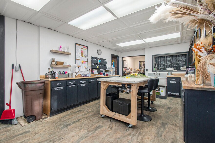 More Photos Of 111 Commercial St, Dowagiac Storefront Retail Residential For Sale