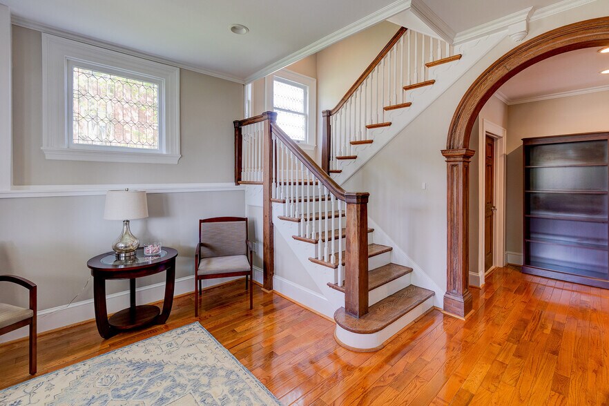 More Photos Of 400 W Pennsylvania Ave, Towson Office For Sale