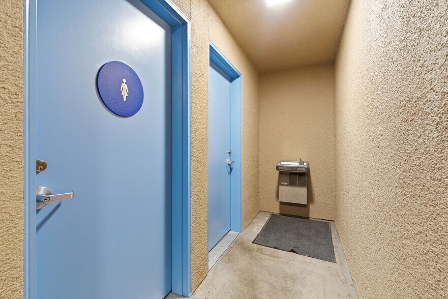 More Photos Of 717 16th St, Modesto Office For Lease