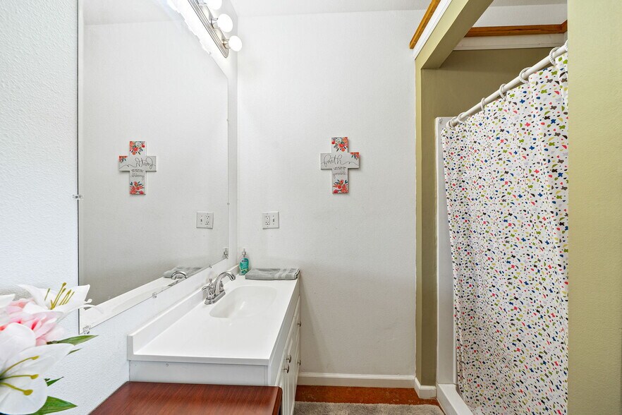 More Photos Of 14221 FM 2790, La Coste Warehouse For Sale