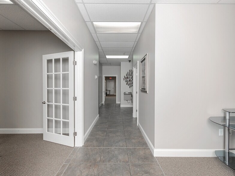 More Photos Of 8052 Mall, Lithonia Medical For Lease