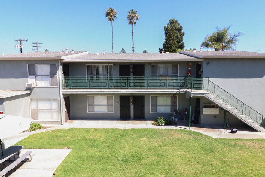 More Photos Of 2227 E Westport Dr, Anaheim Apartments For Sale