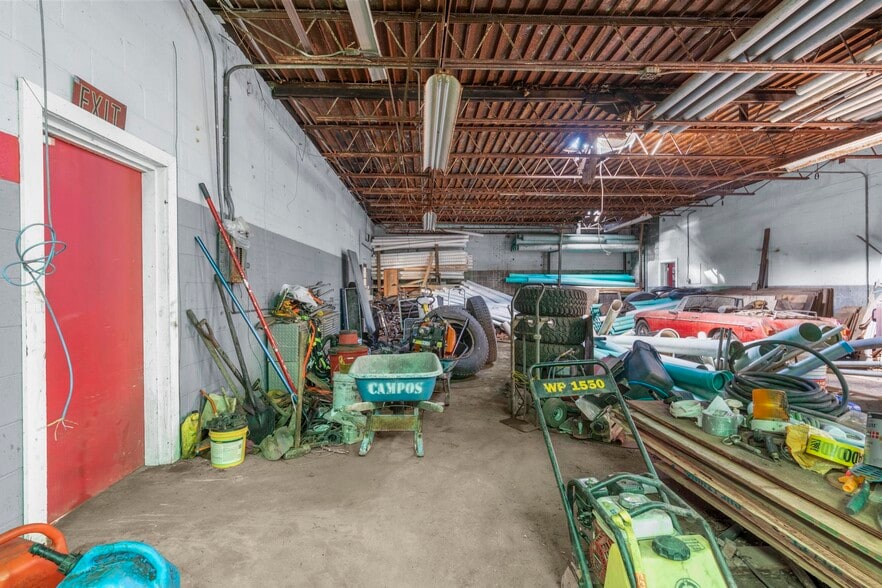 More Photos Of 5 Roosevelt St, Bridgeport Warehouse For Sale