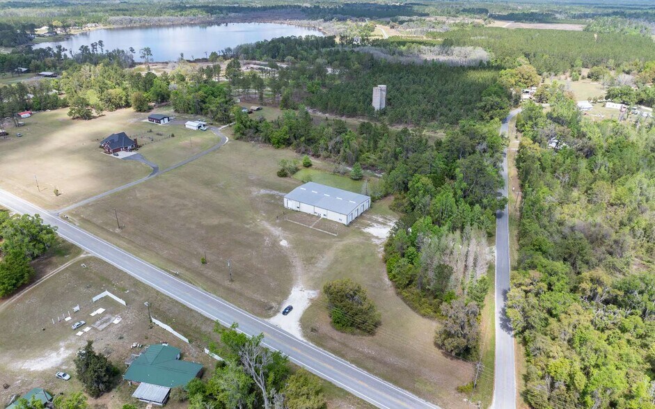 More Photos Of 6101 County Road 136, Live Oak Warehouse For Lease