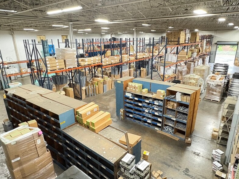 More Photos Of 220 Olympic St, Charlotte Warehouse For Lease