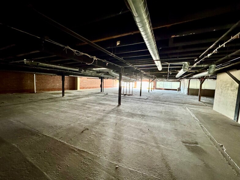 More Photos Of 401-409 Kings of Leon Ln, Oklahoma City Storefront Retail Office For Sale