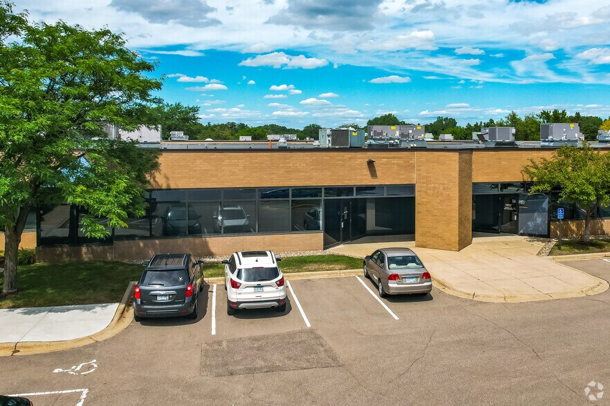 More Photos Of 2905 Northwest Blvd, Plymouth Light Distribution For Lease