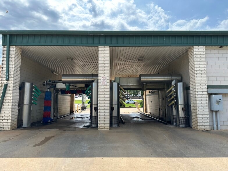 More Photos Of 600 Highway 110 N, Whitehouse Carwash For Sale
