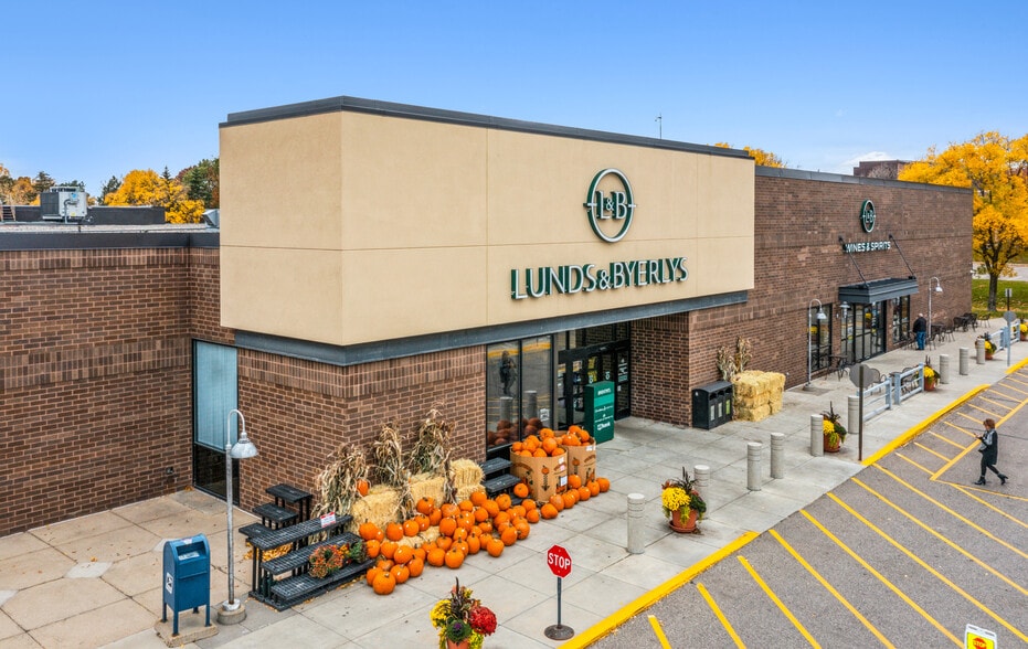 Primary Photo Of 401-511 E County Road 42, Burnsville Unknown For Lease