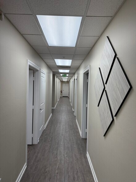 More Photos Of 3573 Plover Ave, Naples Manufacturing For Sale