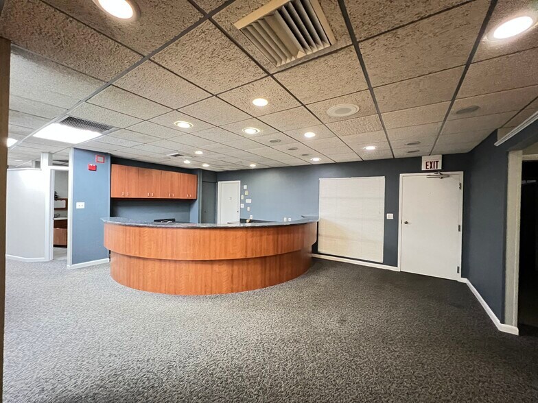 More Photos Of 1385 W State Road 434, Longwood Medical For Lease