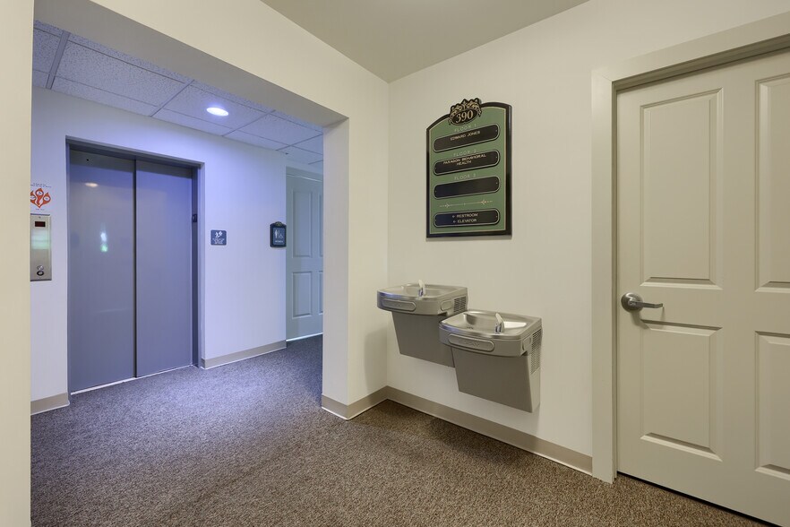 More Photos Of 390 E Main St, Ephrata Office For Sale