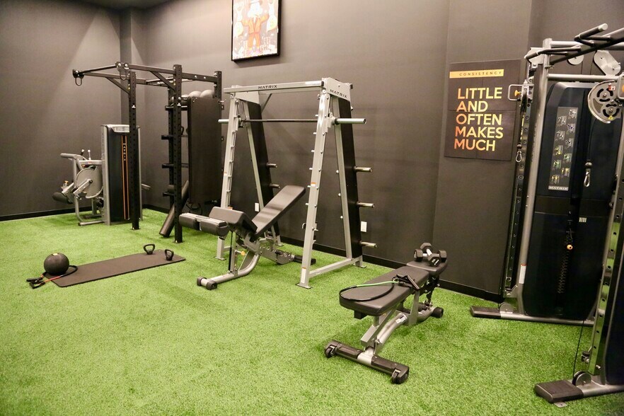 More Photos Of 58-84 Norfolk St, Newark Apartments For Lease