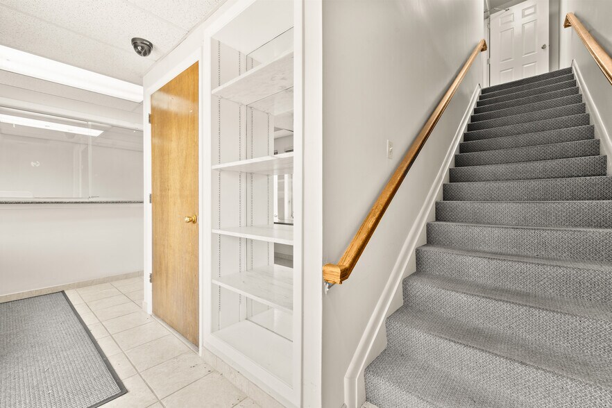 More Photos Of 5875-5881 Allentown Rd, Suitland Office For Sale