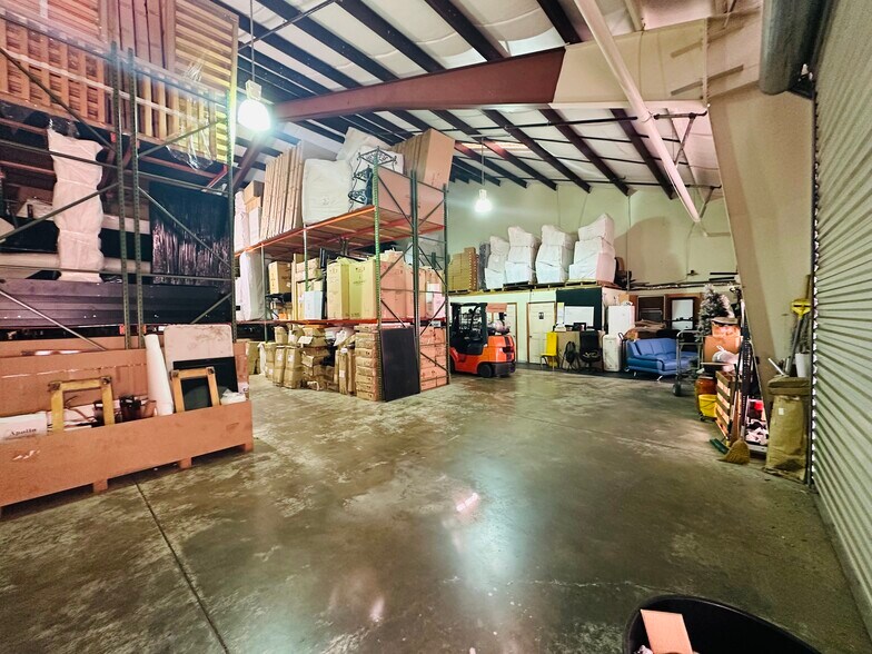 More Photos Of 3653 Regent Blvd, Jacksonville Flex For Sale