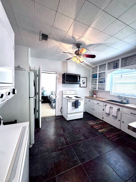 More Photos Of 3021 Avenue F, Bay City Multifamily For Sale