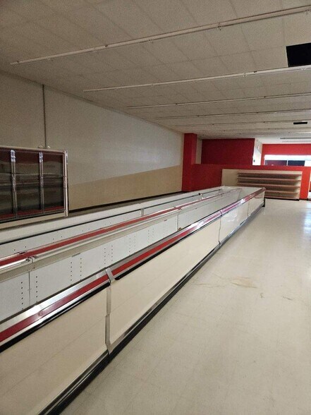 More Photos Of 330-390 W Columbus Rd, Corry Unknown For Lease