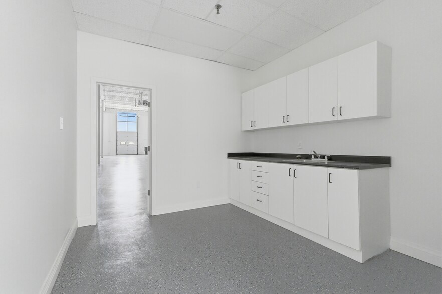 More Photos Of 397 Humberline Dr, Toronto Warehouse For Sale