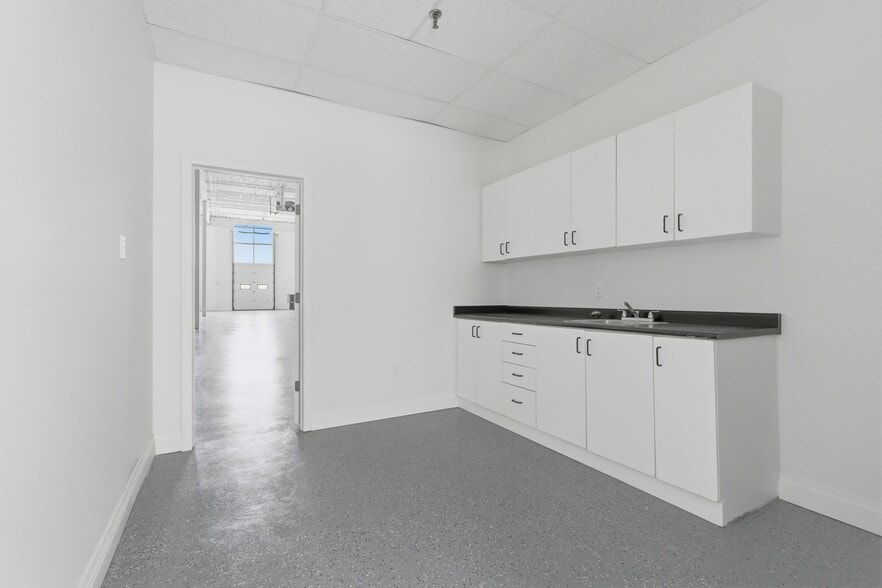 More Photos Of 397 Humberline Dr, Toronto Warehouse For Sale