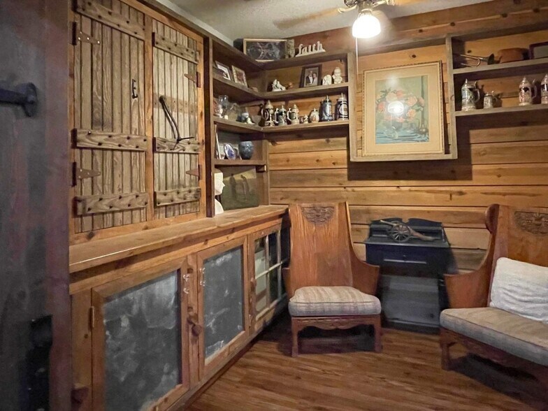 More Photos Of 175 Herber, New Braunfels Specialty For Sale