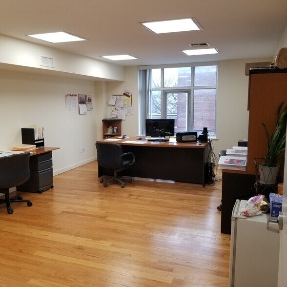 More Photos Of 13-07 37th Ave, Long Island City Office For Sale