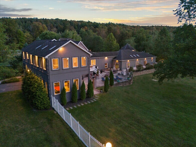 More Photos Of 3533 PA 2012, Union Dale Specialty For Sale