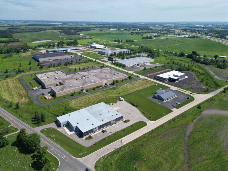 More Photos Of 100 E Kelso Rd, Kaukauna Manufacturing For Lease
