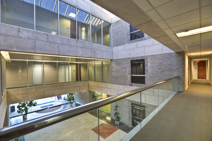 More Photos Of 3027 Marina Bay Dr, League City Office For Lease