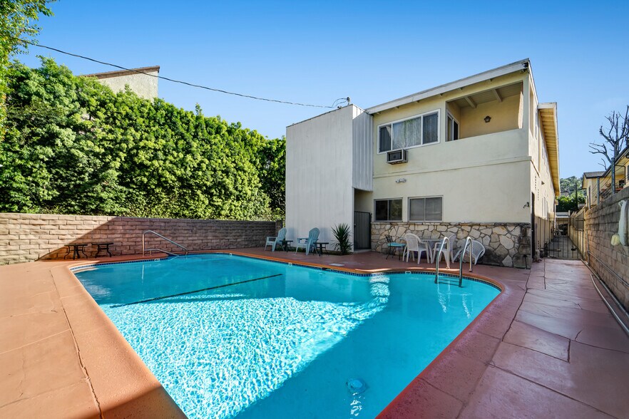 More Photos Of 14258 Dickens St, Sherman Oaks Apartments For Sale