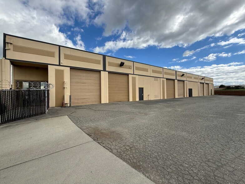 More Photos Of 1889 Walters Ct, Fairfield Warehouse For Lease