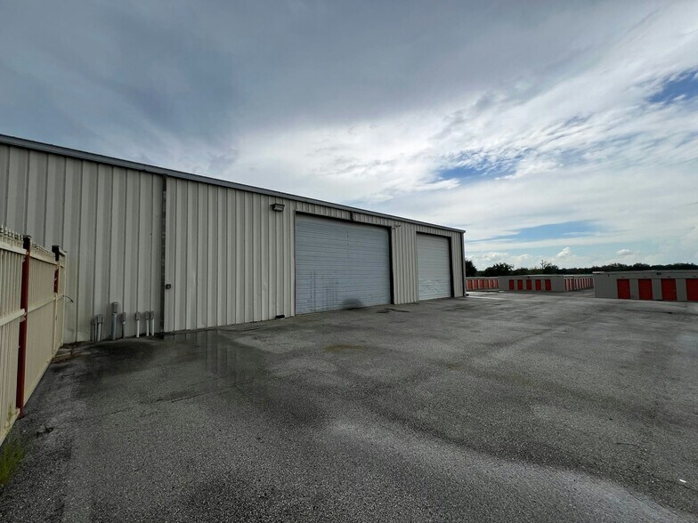 More Photos Of 1974 US Hwy 90, Seguin Self Storage For Lease