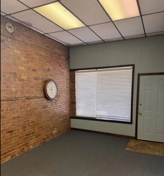 More Photos Of 515 S Maple St, Sapulpa Office For Sale