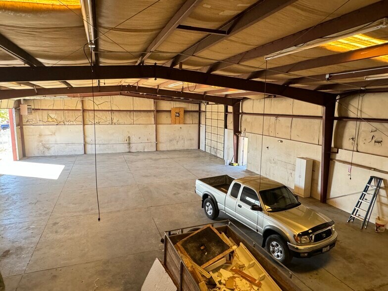 More Photos Of 8 Stokes Dr, Mound House Industrial For Lease