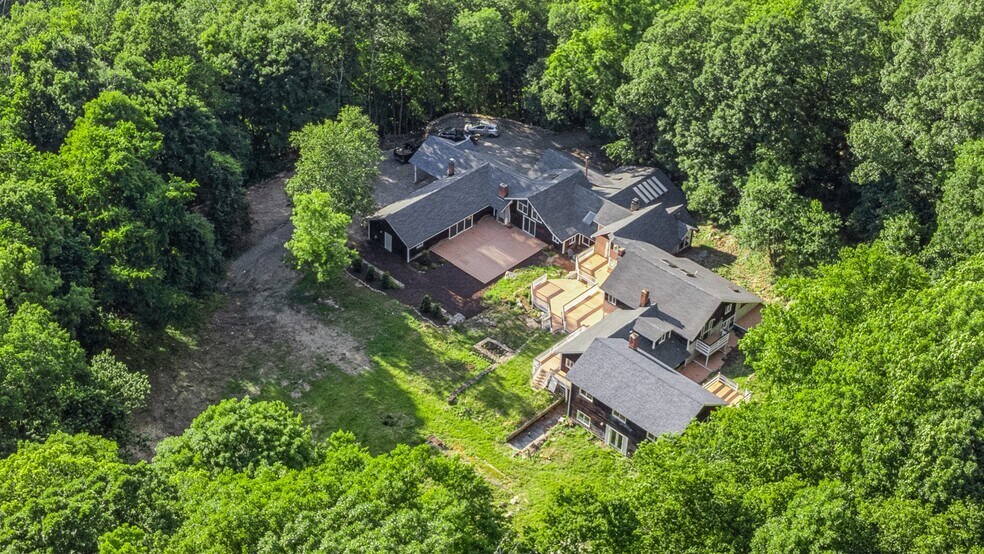 More Photos Of 584 Milltown Rd, Brewster Village Specialty For Sale