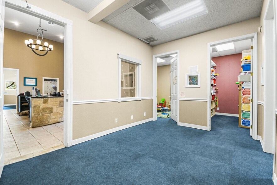 More Photos Of 14235 Blanco Rd, San Antonio Office For Sale