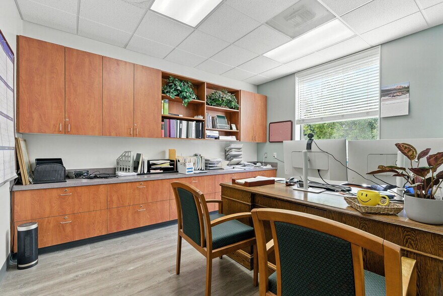 More Photos Of 400 NE Roberts Ave, Gresham Medical For Sale